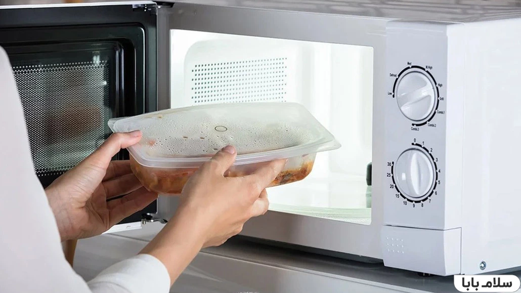 چیزهایی که نباید داخل مایکروویو گذاشت -ظرف پلاستیکی